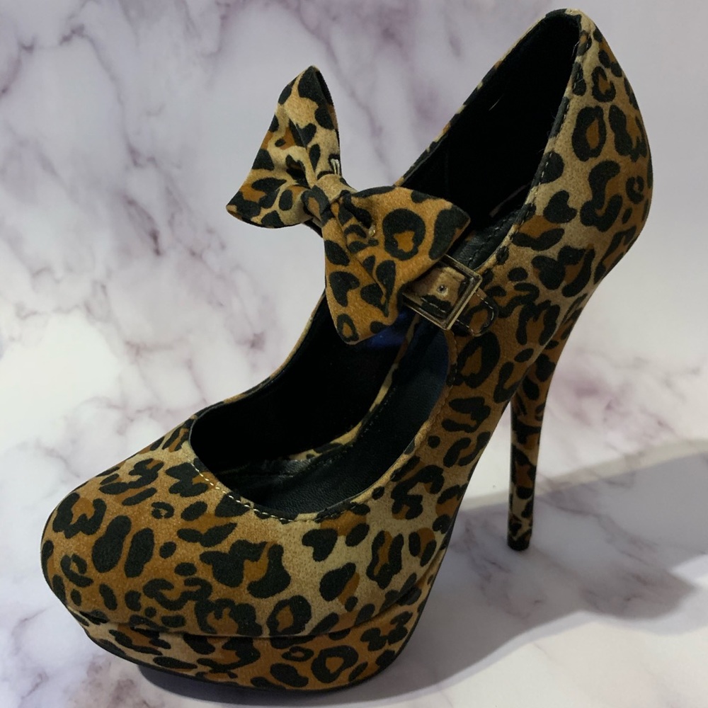 Cute cheetah heels!